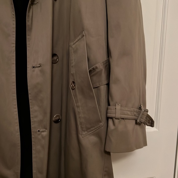 Men’s Clipper Mist Khaki Trench Coat - Picture 5 of 9